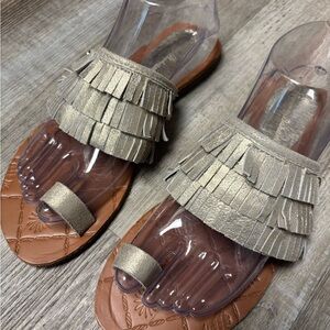 TOMMY BAHAMA Metallic Gold Fringe Halola Sandal NWT